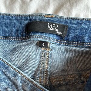 Women’s capri jeans